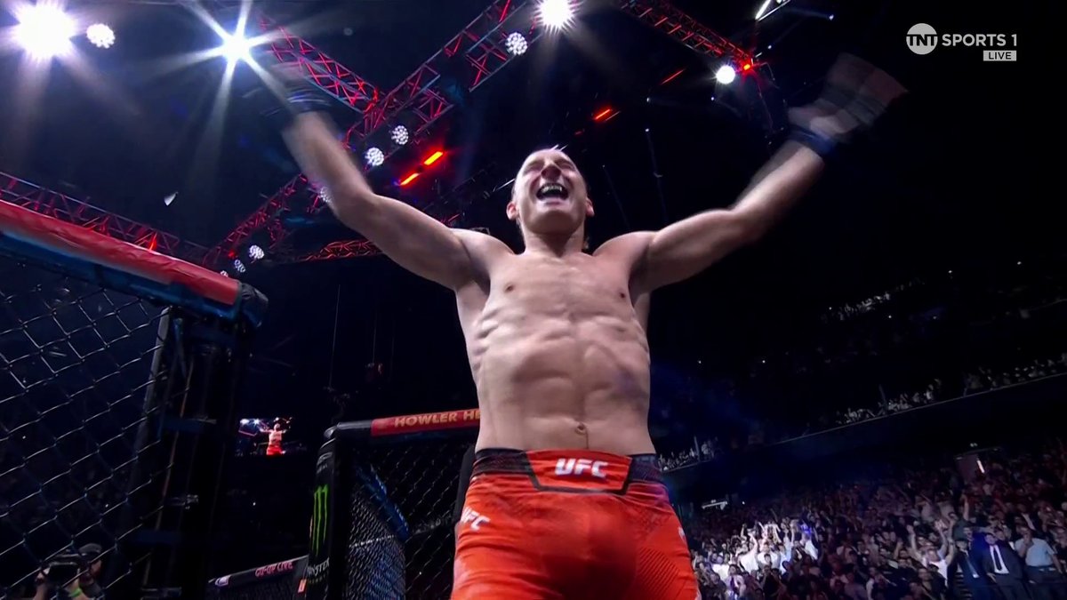 OHHHH PADDY THE BADDY 🎵🗣 Paddy Pimblett gets the people going! #UFC304 | LIVE on TNT Sports & discovery+