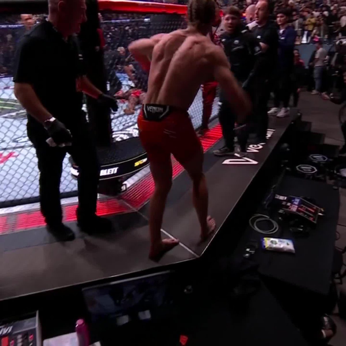 PADDY SUBMITS KING GREEN IN ROUND 1 😱 #UFC304