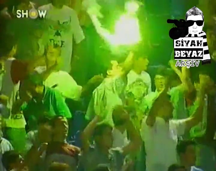 📅 Tarihte Bugün: 28 Temmuz 1996 Beşiktaş, 9 kişi kalmasına rağmen Kadıköy'de TSYD Kupası'nın sahibi oluyor.