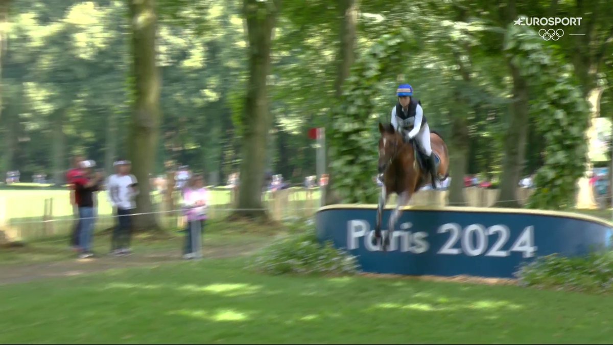 Sofia Sjöborg är igång i terrängritten! 🐎🇸🇪 📲 Streama varje ögonblick från OS i Paris 2024 – bara på Max