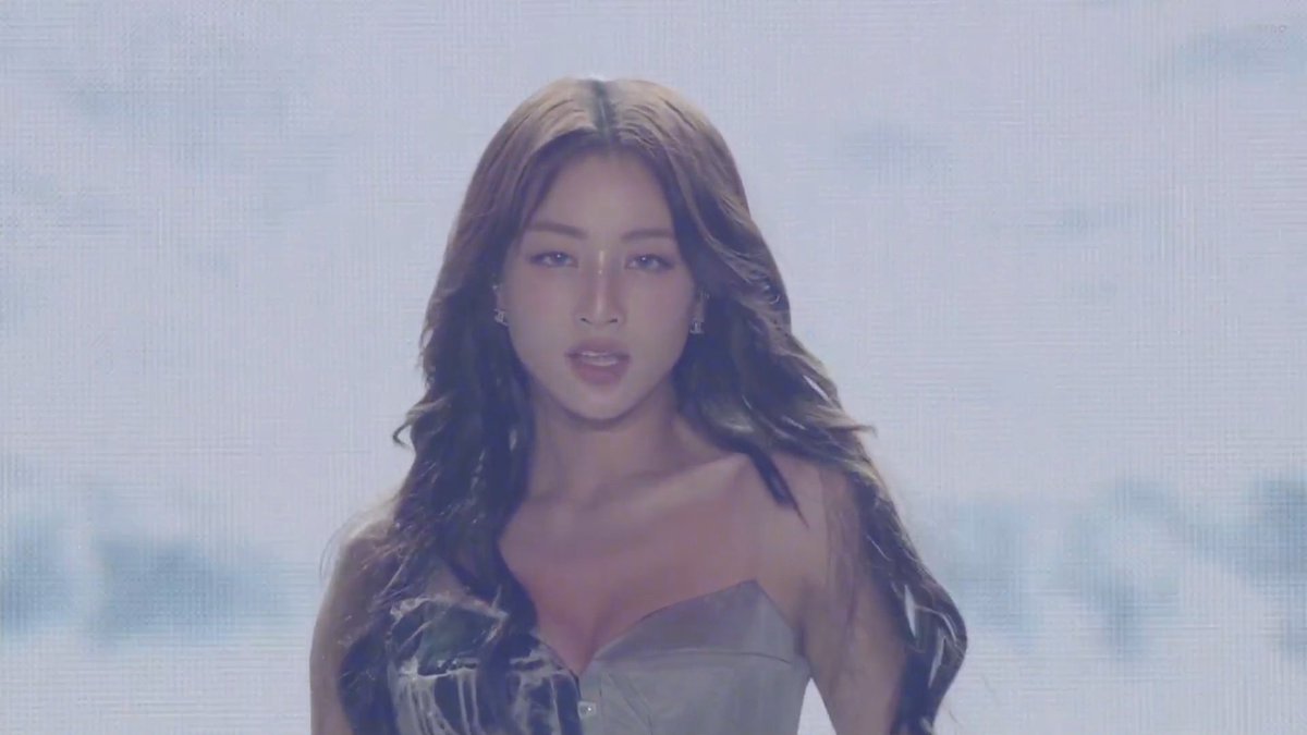 JIHYO STARTING AND ENDING THE TOUR WITH NIGHTMARE 🔥
