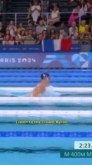 Just LISTEN to the crowd cheering for Léon Marchand 👏🇫🇷 "I've never seen a crowd that organized"