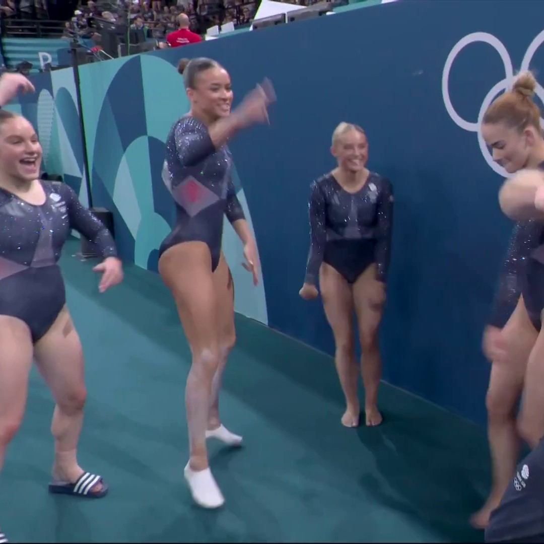 LOVE THIS! 💃 🪩 Watch how our artistic gymnastic team celebrated their amazing qualification performance this morning: 📹 @eurosport #TeamGB #Paris2024