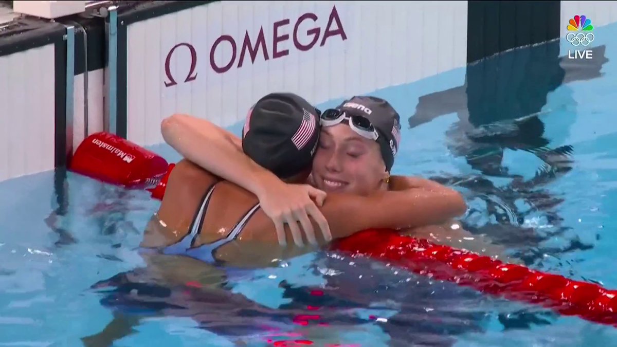 THE AMERICANS FINISH 1-2. 🇺🇸 Torri Huske wins gold and Gretchen Walsh grabs silver in the women's 100m fly. #ParisOlympics