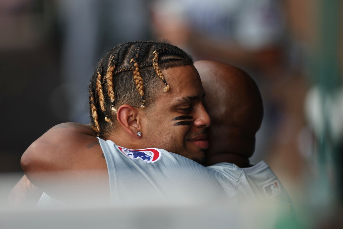 Christopher Morel says his goodbyes in the Cubs dugout 🥹