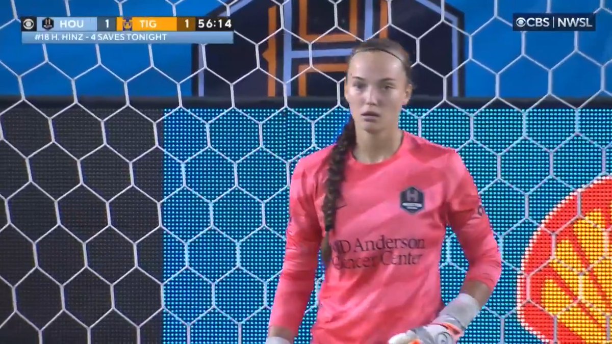 Heather Hinz is putting on a clinic in her professional debut 😮💨