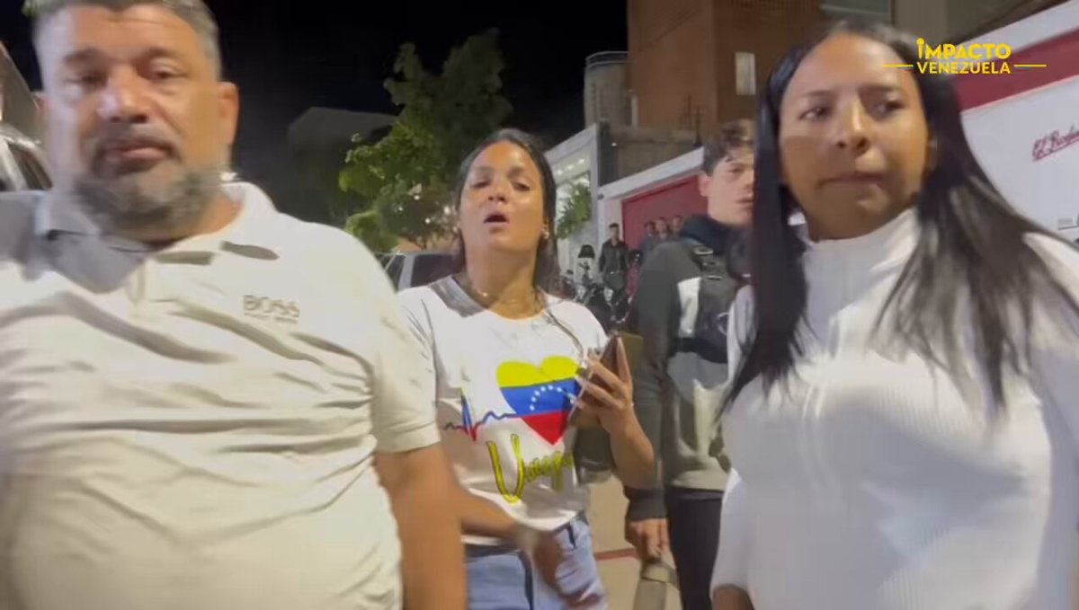 CON LÁGRIMAS EN LOS OJOS 🗳️🇻🇪 “Estuve 5 años afuera, estoy cansada, no quiero emigrar, quiero ese país donde yo era libre”, así reaccionó esta Venezolana al primer boletín oficial del CNE, donde dan por ganador a Nicolás Maduro. 📹 Natalia Roca