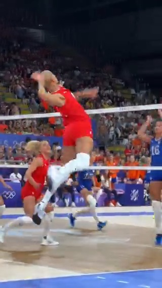 Melissa Vargas'tan çok etkili smaç! 🚀 #TRTSporDijital