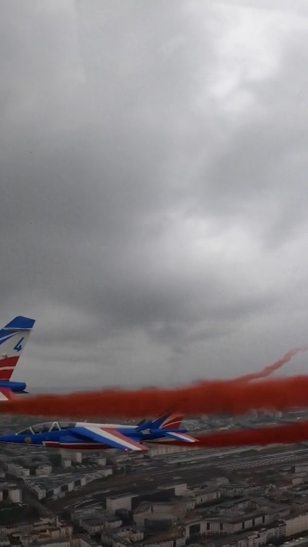 Cérémonie d'ouverture des JO 2024: les images de la Patrouille de France (pas vues à la télé) dessinant un cœur dans le ciel de Paris