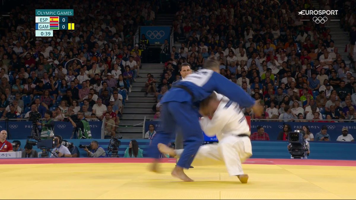 Salva Cases, a octavos de final 💪💪💪 El español se estrena de la mejor forma posible #Paris2024 #judo