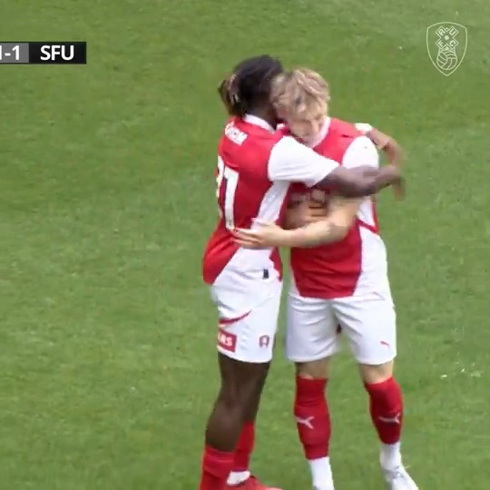 ⚽ | Holmes 🤝 Hungbo Our former non-league trialist - now Millers winger! - provides the ammunition for a smart finish from summer signing Hungbo! 🎯 #rufc | #ForeverTogetherForeverProud