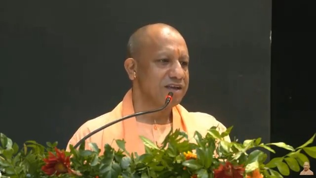 इस समाज में बजरंगबली की ताकत छुपी हुई है, बस उस ताकत को उजागर किए जाने की आवश्यकता है... यह जो 'रावण' आज गुमराह करके समाज को आपस में ही लड़ाने का काम कर रहा है, इस 'रावण' की लंका को दहन करने में बहुत देर नहीं लगेगी...