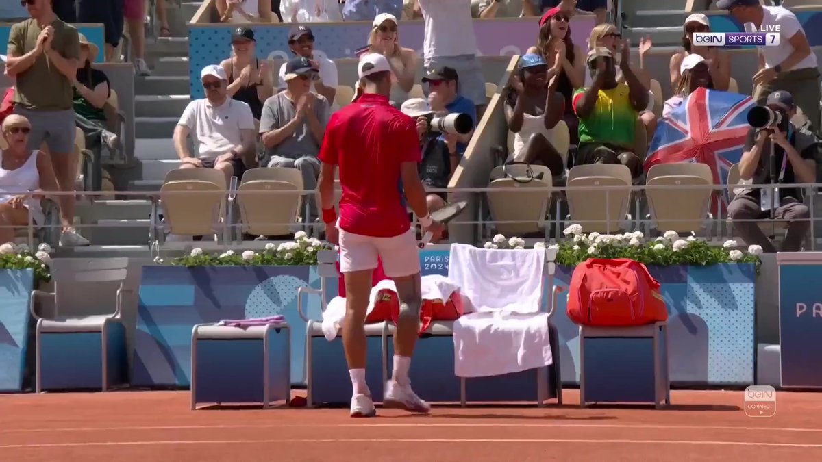 🎾🔥 تبادل تاريخي للكرة بين الأسطورتين نادال ودجوكوفيتش يُعيدنا لذكريات الزمن الجميل في التنس #الألعاب_الأولمبية | #باريس2024 #Paris2024 | #OlympicGames
