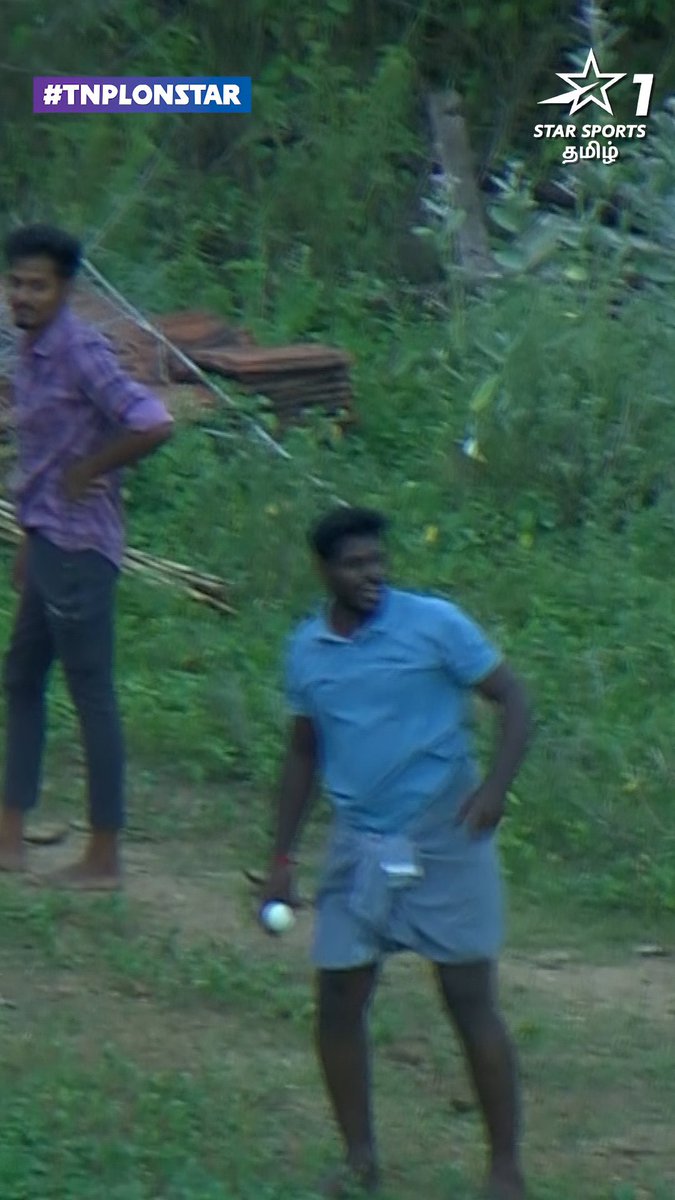 A must watch moment in TNPL. 😀👌 - Peak gully cricket vibe when an outsider took the ball & not giving it back...!!!