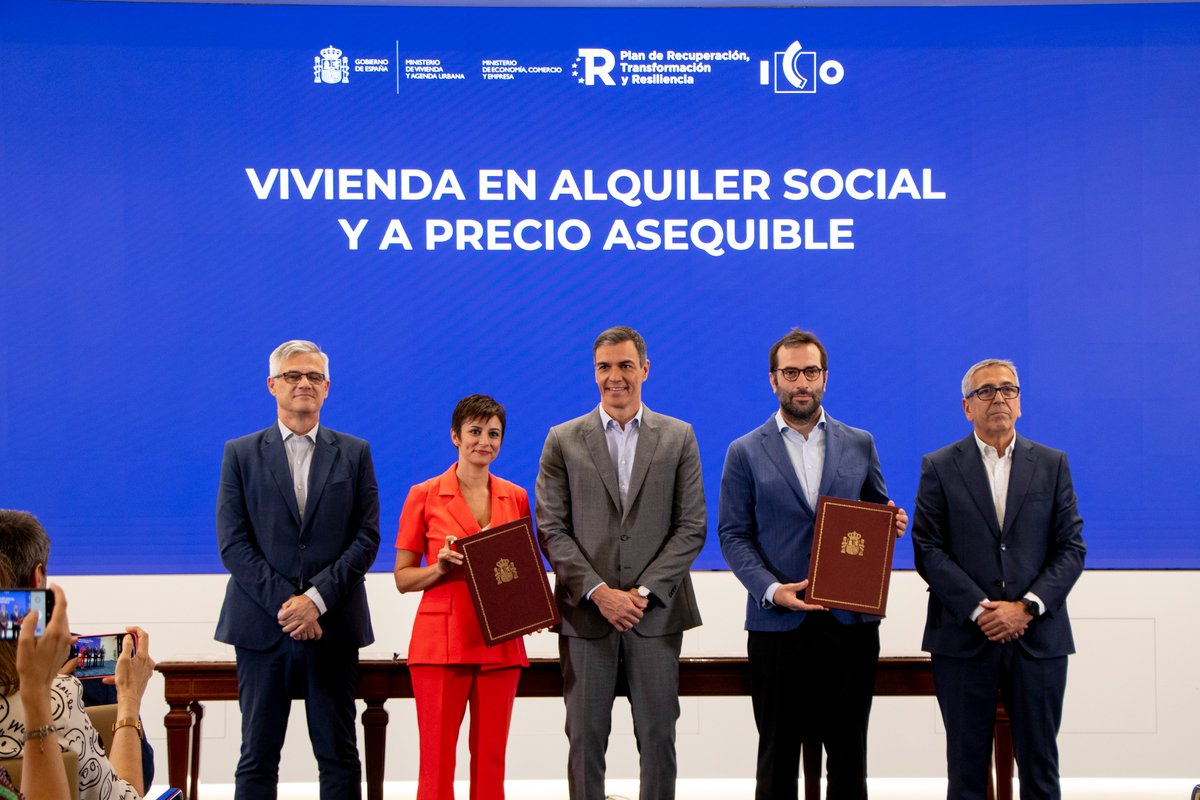 6.000 millones de euros. Impulsamos la construcción de 43.000 nuevas viviendas para alquiler social y a precio asequible. El Gobierno de España está totalmente comprometido en hacer efectivo el derecho constitucional a una vivienda digna.