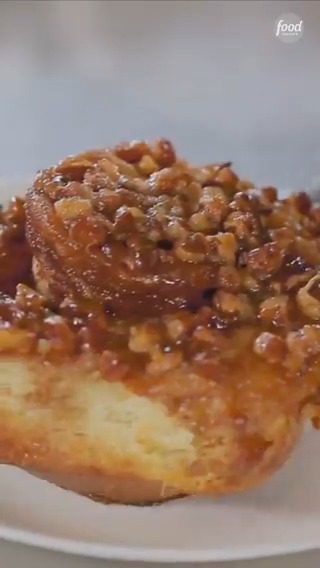 Just one bite of these buttery, pecan-loaded cinnamon rolls would make our Monday a whole LOT better 😍 Find them at Dulce Dough Bakery in GA! Watch #DDD with Mayor Guy Fieri Fridays at 9|8c and hbo max fka: #StreamOnMax