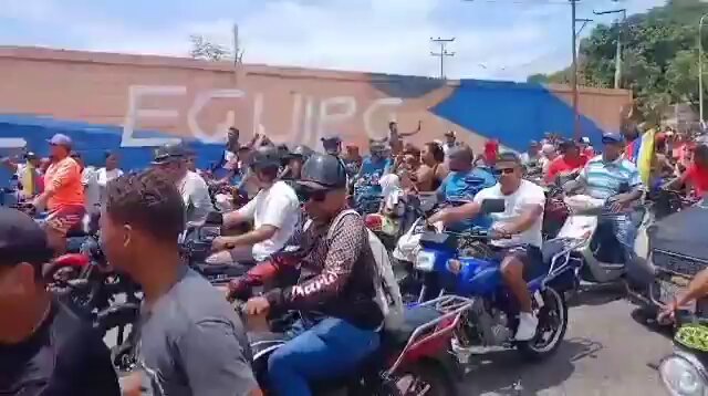 #AHORA 01:50pm Situación en Puerto Cabello, Av Principal Santa Cruz. #Carabobo