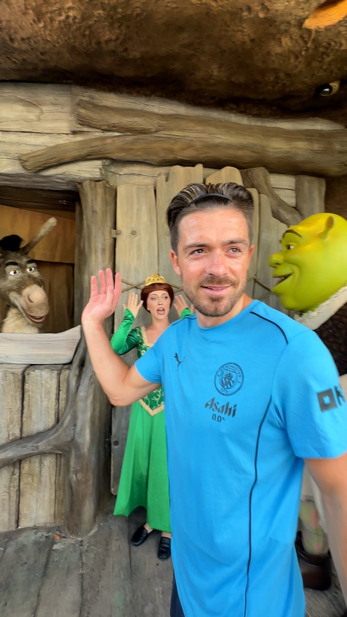 Donkey telling Jack Grealish he looks like Lord Farquaad 🤣 (via Manchester City)