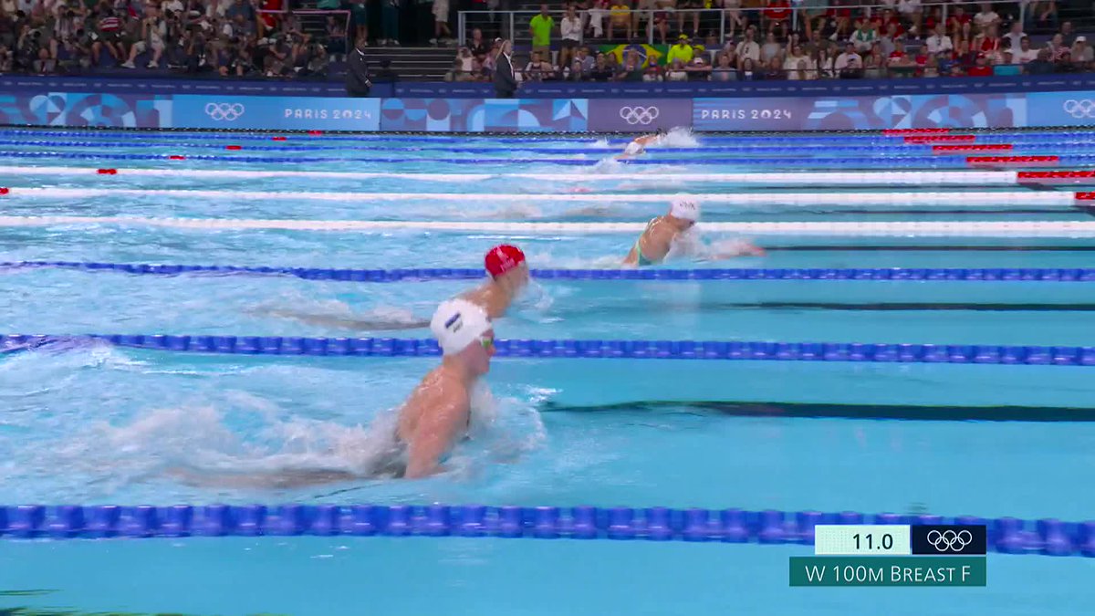 It's bronze for Mona McSharry in the women's 100m breaststroke! 🥉 The Sligo swimmer has secured Ireland's first medal at the Paris Olympics ☘️ 📺Watch #RTESport #Paris2024 📱Updates 📺Watch