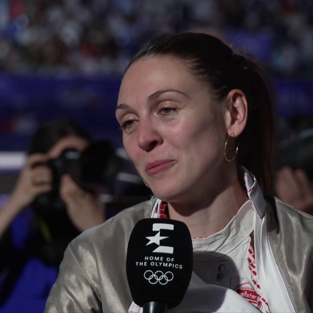 🗣️ Manon 𝐀𝐩𝐢𝐭𝐡𝐲-𝐁𝐫𝐮𝐧𝐞𝐭 : "C'est incroyable, je réalise pas du tout !" La première réaction de la championne olympique de sabre pour Eurosport 🤩🏅 Suivez l'intégralité des Jeux de #Paris2024 sur Eurosport via Max