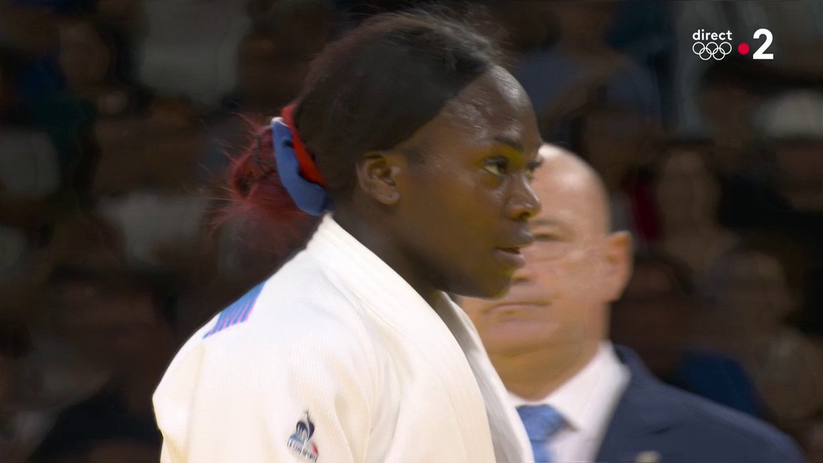 #Paris2024 | ÇA COMMENCE BIEN POUR CLARISSE AGBÉGNÉNOU 🇫🇷🤩 La championne olympique remporte son 1er combat au golden score et passe au prochain tour ! 📺 Suivez son combat en direct :