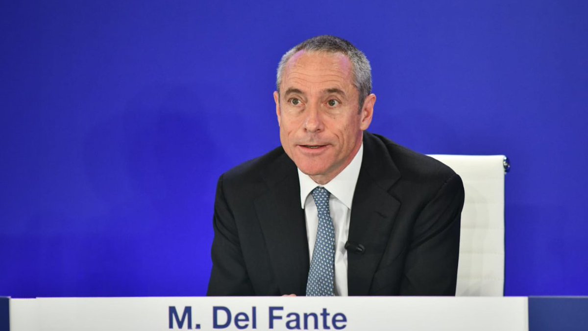 Risultati finanziari di Poste Italiane: nel primo semestre 2024 l’utile ha superato il miliardo di euro e per fine anno l’obiettivo operativo sale a 2,8 miliardi di euro. Nel commentare i conti l’AD Matteo Del Fante ha sottolineato il successo del modello di business dell'Azienda, che si è dimostrato ancora una volta vincente e ha portato a casa risultati straordinari. Rimarcato anche il valore del contratto di lavoro appena rinnovato, che rappresenta una pietra miliare per la logistica. #TGPoste #PosteItaliane ➡️