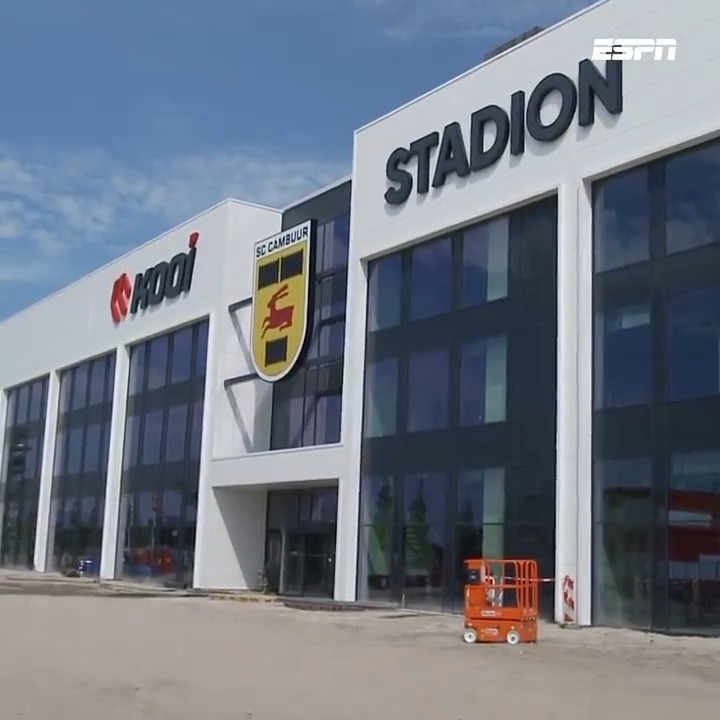 Aan elk klein detail is gedacht bij het nieuwe stadion van Cambuur 🏟️ "De club is niet van een directie, trainers of spelers. De club is van het volk." 💛💙