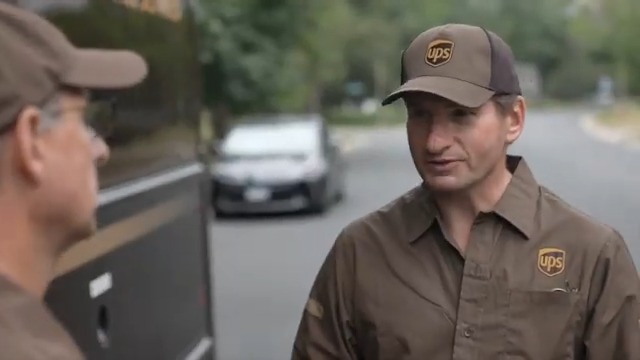 I recently went on the job with UPS to learn how their drivers help keep our economy moving and to chat about a crime that has impacted one in five Americans. Let's talk about Porch Piracy... (🧵👇 )
