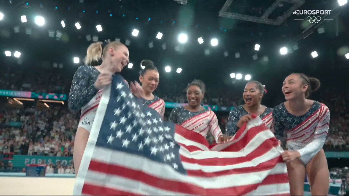 ✅ Su quinto oro olímpico, iguala a Nadia Comăneci. ✅ Su octava medalla olímpica, la gimnasta de 🇺🇸 más condecorada de la historia. Simone Biles, volviendo para agigantar su leyenda #Paris2024