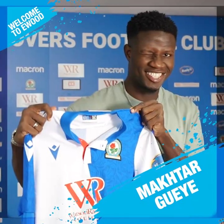 ✍️ Serving up a big Mak! 🇸🇳 #Rovers 🔵⚪️