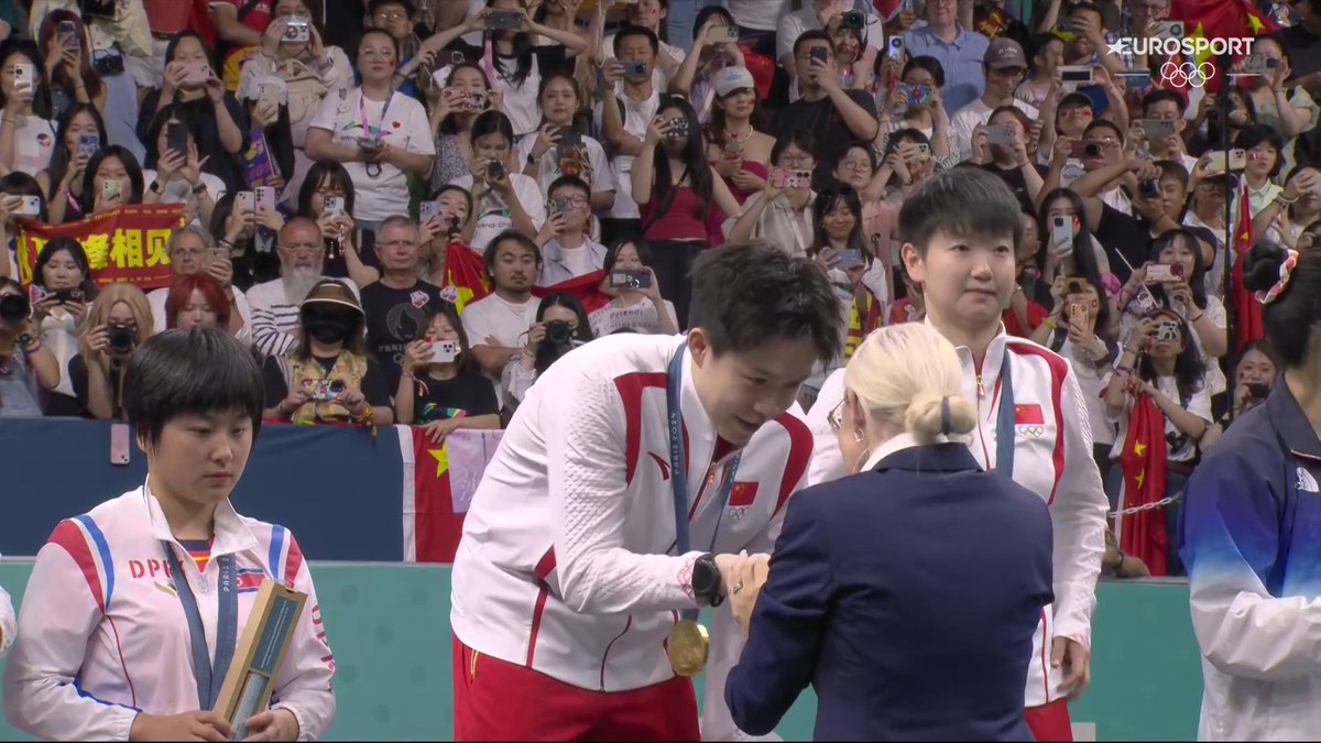 China y Corea del Norte en tenis de mesa en los Juegos Olímpicos en París. Impresionante.