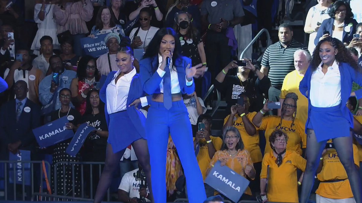 .TINA SNOW: My ladies in the crowd, if you want to keep loving your body, you know who to vote for 🔥🔥🔥
