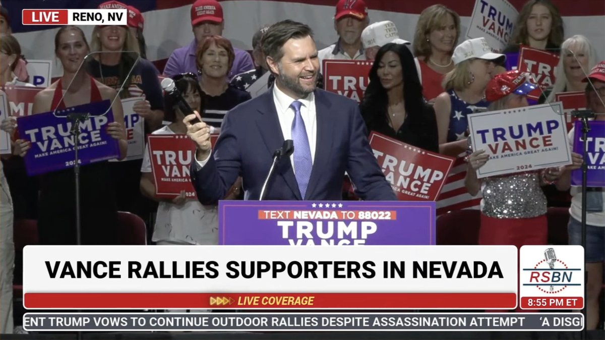 JD Vance's microphone stops working and he doesn’t know what to do