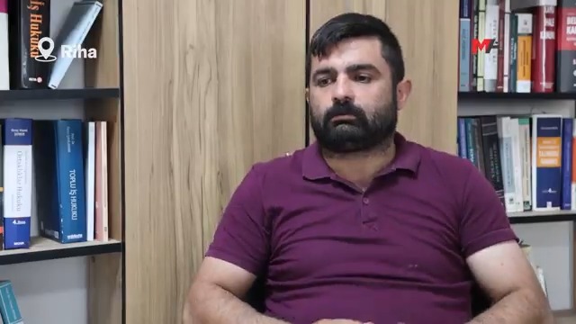 Zafer işareti nedeniyle 27 Temmuz'da Urfa'da gözaltına alınan Müslüm Gümüş, zorla “Ölürüm Türkiyem” şarkısı okutturulduğunu ve kayda alındığını anlattı * Polis gözaltı görüntülerini yayımladı * Adli kontrol şartıyla serbest bırakıldı * İşten çıkarıldı