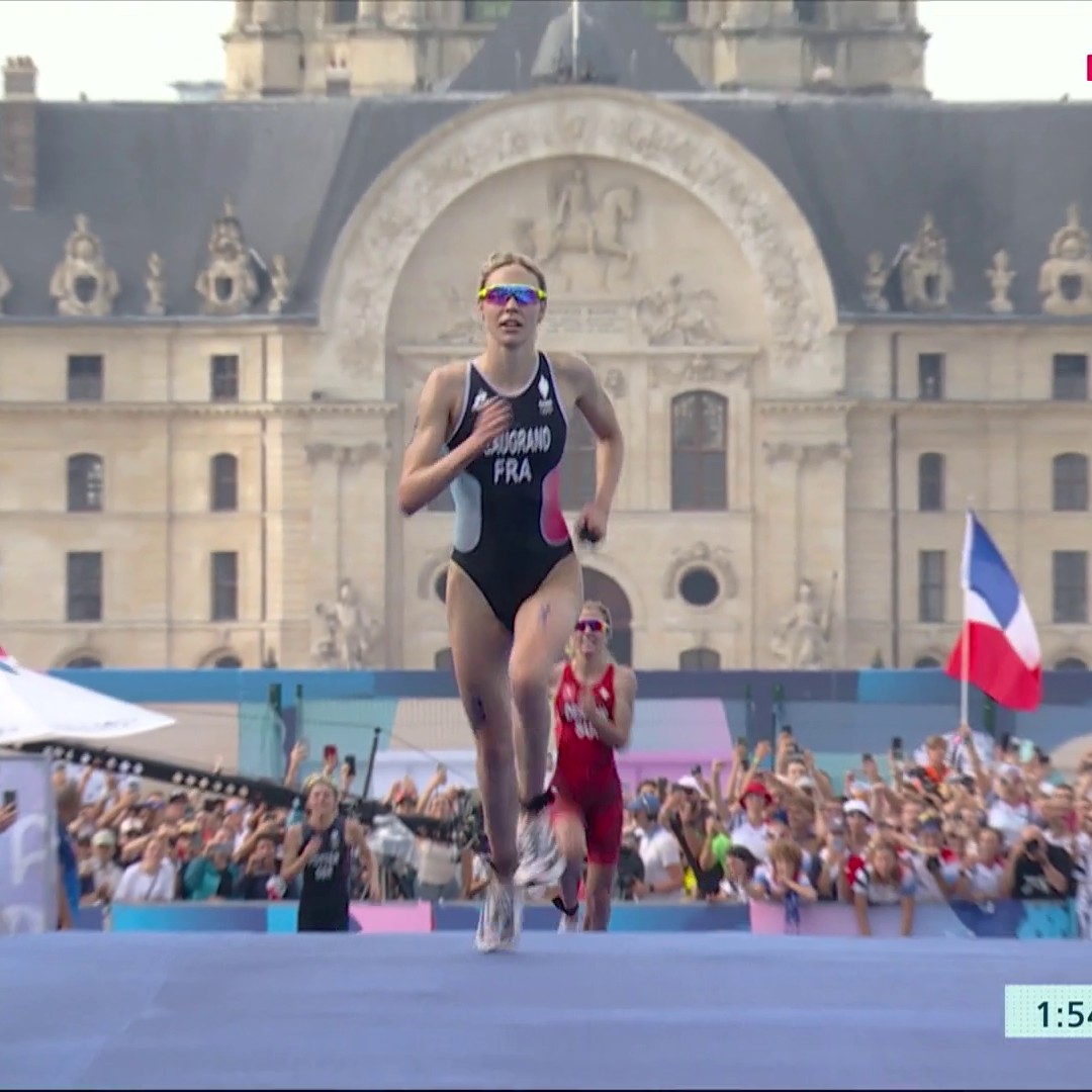 🇫🇷🥇 HISTORIQUE : CASSANDRE BEAUGRAND EST CHAMPIONNE OLYMPIQUE DE TRIATHLON, LA PREMIÈRE DE L'HISTOIRE POUR LA FRANCE AUX JEUX. #Paris2024