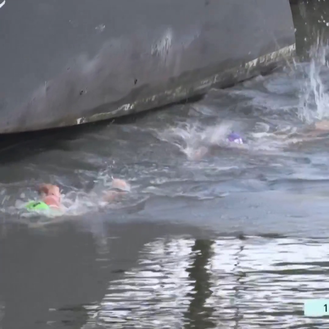 The women’s triathletes were the first athletes to swim in the Seine at the #ParisOlympics. 🏊‍♀️👀