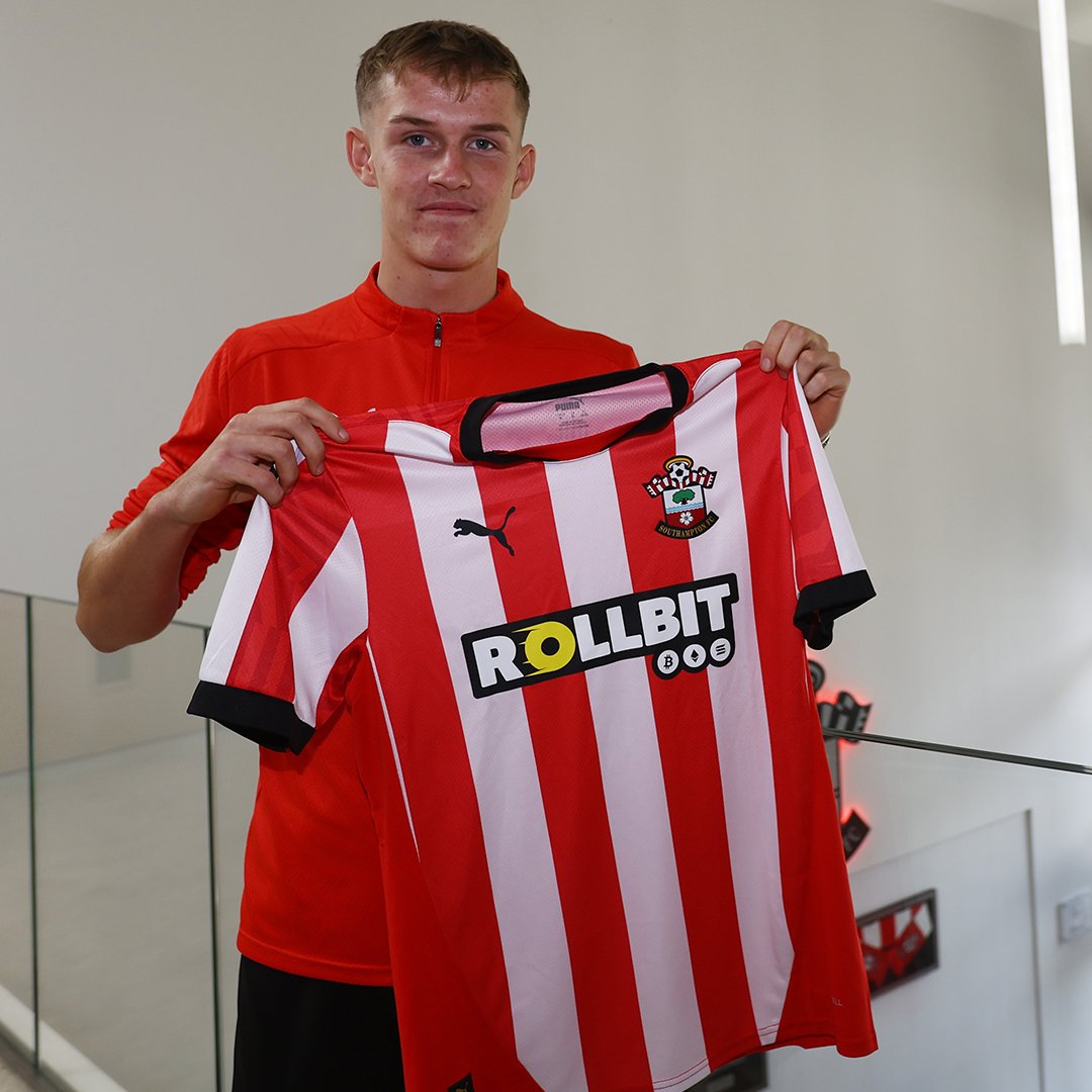 Good luck, Cam 😇 Young midfielder Cam Bragg has signed a new deal and subsequently joined Crawley Town FC on a season-long loan: