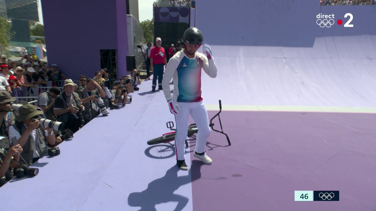 #Paris2024 | C'EST TERRIBLE ! LA CHUTE D'ANTHONY JEANJEAN SUR SON PREMIER RUN COMME LAURY PEREZ 😭 🇫🇷 Le Français devra se relever lors de son deuxième run pour se refaire dans cette finale ! 📺 À suivre en direct sur :