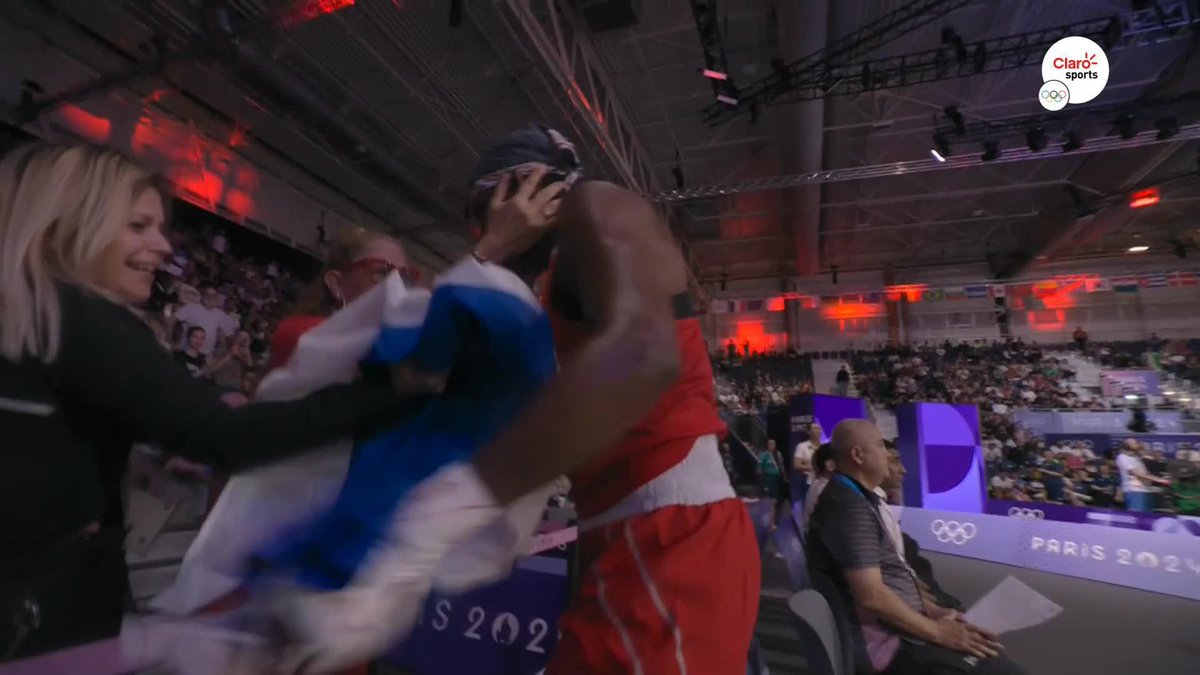 ¡ESO SÍ ES UN BUEN FESTEJO!🤩 La panameña Atheyna Bylon avanzó a cuartos de final del #Boxing de #Paris2024, y su forma de celebrar el boleto fue épico🥳 #ParísEsTuyo