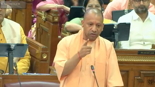 ऐसे अपराधियों को माला पहनाएंगे क्या? ये अपराधी समाज के सबसे बड़े कलंक हैं, कोढ़ हैं और इस कोढ़ को जब तक हटाएंगे नहीं, तब तक उत्तर प्रदेश की स्थिति को ठीक करने में कठिनाई होगी...