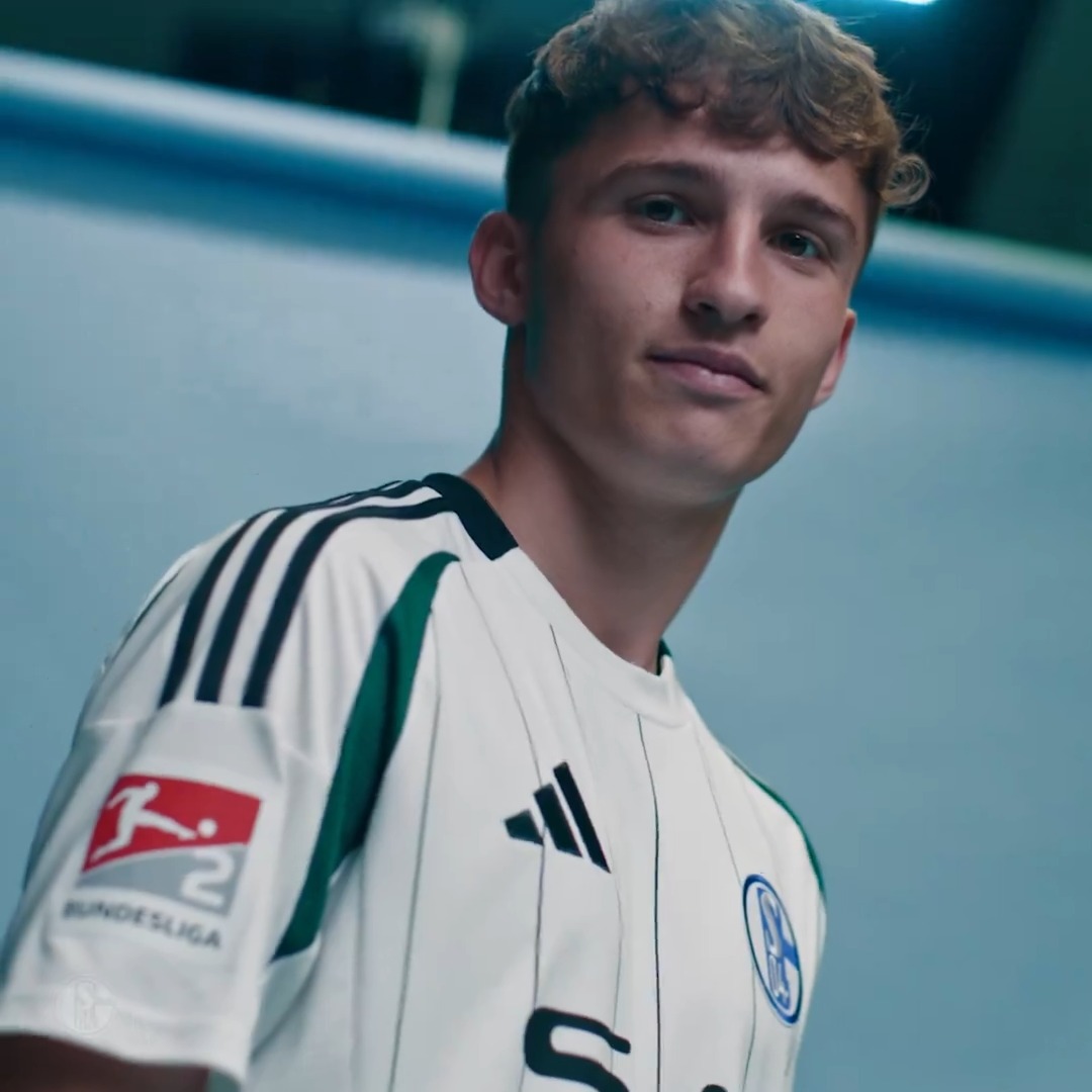 GELSENKIRCHEN - unser Auswärtstrikot in den Farben unserer Stadt ⚫️🤍🟩 Jetzt im #S04-Onlineshop vorbestellen! #AlleWegeFührenAufSchalke | #11teamsports | adidas Football