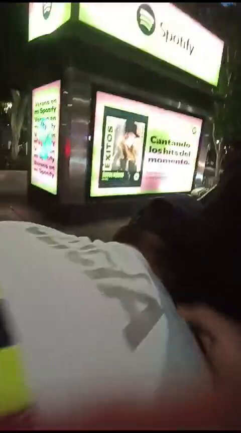 #ATENCION Este fue el desastre que armo una pareja para no ser remitida al corralón cuando circulaban por el carril confinado del Metrobús CDMX sobre el paseo de la reforma !! La mujer gritaba que estaba embarazada !! Finalmente fueron detenidos #CDMX