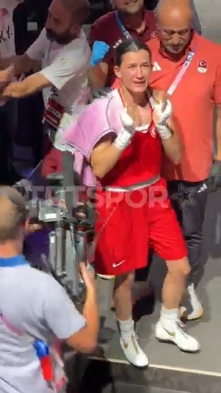 🇹🇷 Bu iş bu kadar! 🥹 Hatice Akbaş yarı finalde, tüm duygular şelale… #TRTSporDijital