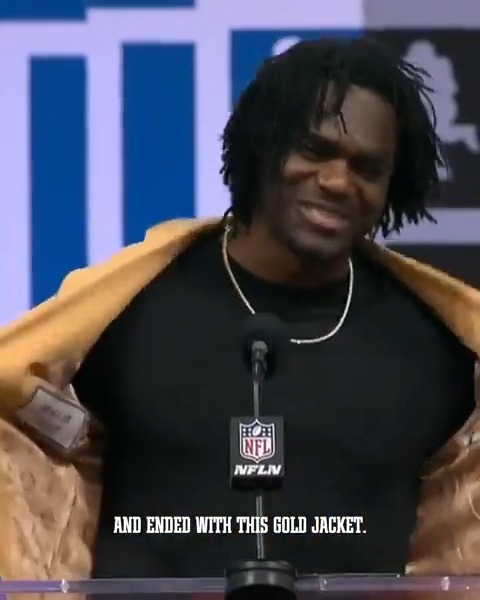 From gold teeth to Gold Jacket. 🧥 Edge's speech brought the house down in 2021. 📺 Pro Football Hall of Fame Enshrinement | 8/3 on NFLN