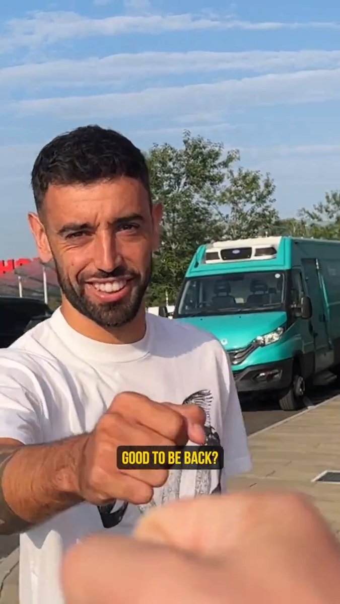 The boys are back in town 🤜🤛 #MUFC