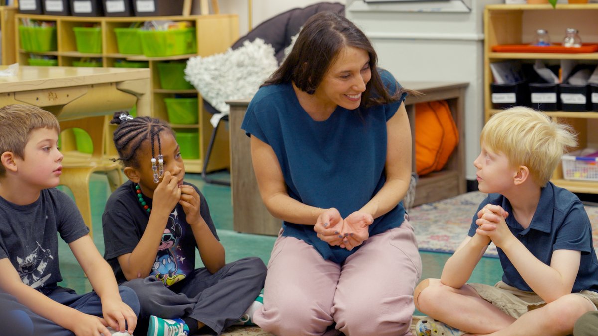 Want to bring kindness and gratitude to your morning meeting? Try this simple theater game. 💫 Special thanks to Jocelyn Greene for the collaboration! You can find more resources about theater games for the classroom in their feed.