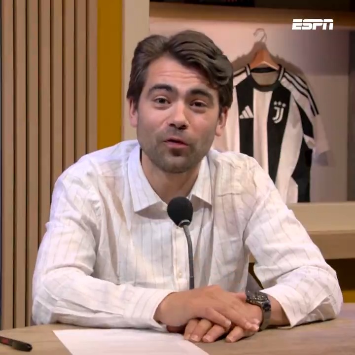 ✍️💰 Op de hoogte blijven van al het nieuws op de transfermarkt? Luister dan vanaf 5 augustus naar 𝐓𝐞𝐤𝐞𝐧𝐠𝐞𝐥𝐝!