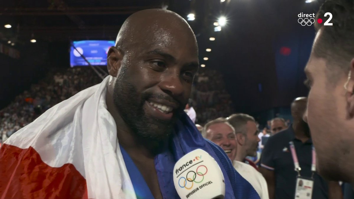 #Paris2024 | 🇫🇷 "On a beau travailler dur, les jours de compet c'est toujours particulier, mais avec un public comme ça, toute la famille qui est là, le staff présent à mes côtés pendant 3 ans et demi, c'est exceptionnel", réagit Teddy Riner après son troisième sacre olympique.