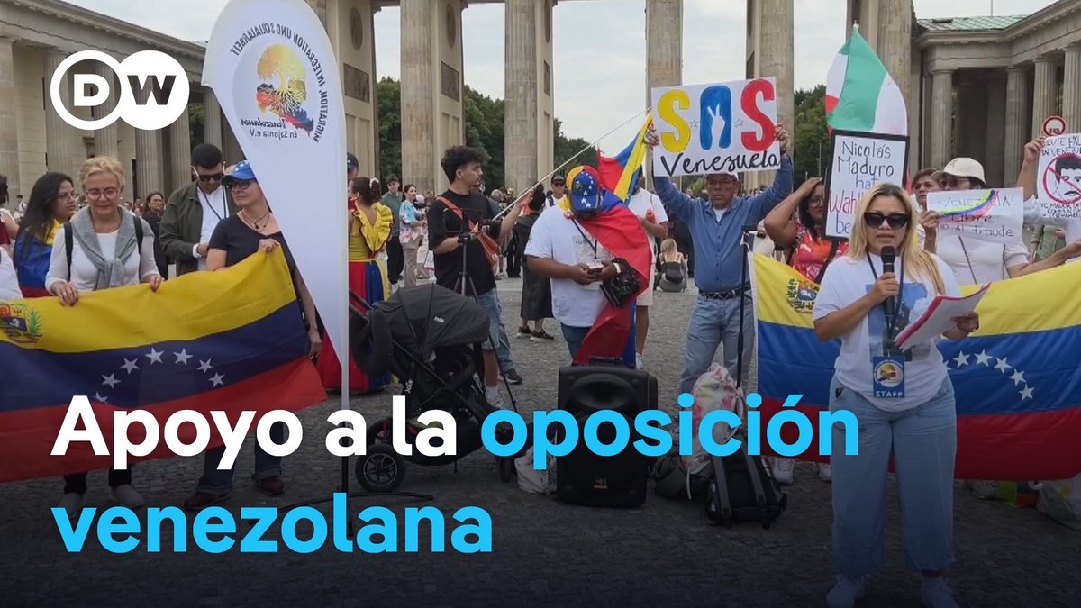 Venezolanos protestan en Berlín Un amplio grupo de #migrantes venezolanos residentes en Alemania exige se reconozca el triunfo del opositor #EdmundoGonzálezUrrutia, como único y legítimo presidente de Venezuela. Denuncian que también en este país sufrieron persecuciones, dificultades y trabas para poder votar en las elecciones. /cmw