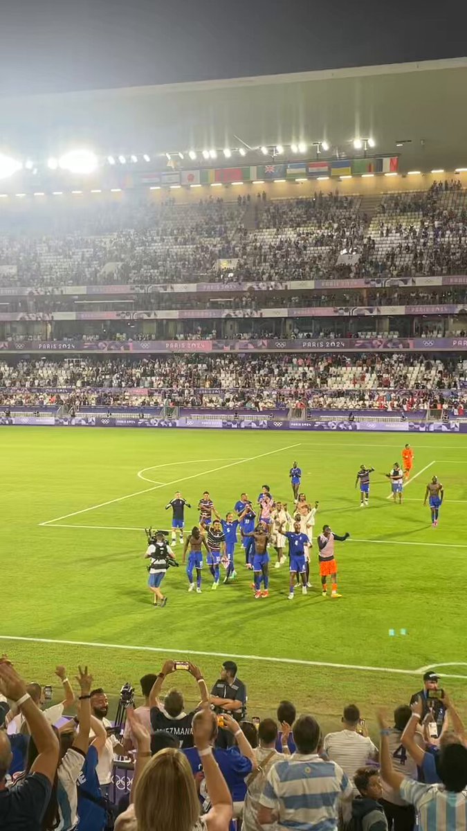 Les joueurs de l'équipe de France qui viennent chambrer (enfin provoquer) les supporters argentins